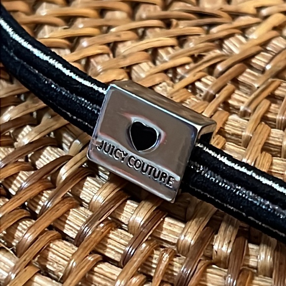JLN Juicy Couture Rhinestone Heart Stretch Headband. - Picture 4 of 7